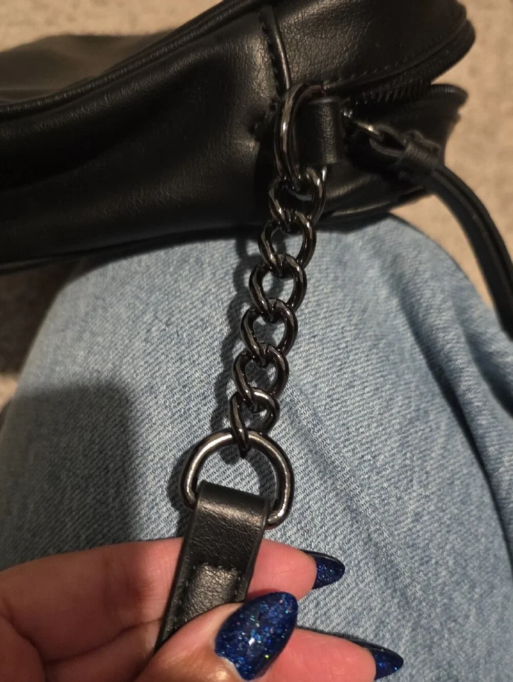 Simply Vera Vera Wang Black Leather Crossbody Messenger with Chain Strap